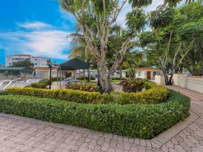 3990 NW 42nd Ave 302, Lauderdale Lakes FL 33319