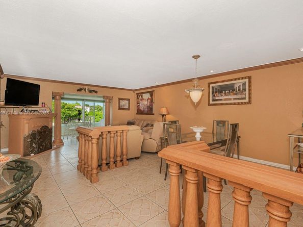 3990 NW 42nd Ave 302, Lauderdale Lakes FL 33319