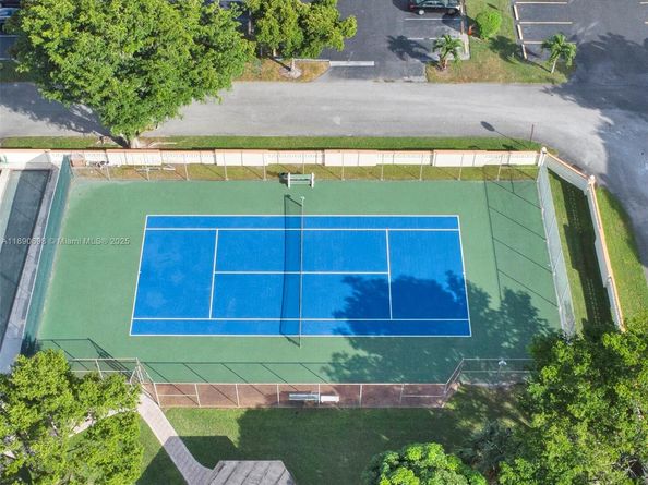 3990 NW 42nd Ave 302, Lauderdale Lakes FL 33319