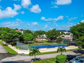 3990 NW 42nd Ave 302, Lauderdale Lakes FL 33319