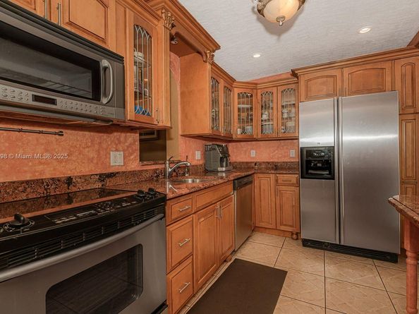 3990 NW 42nd Ave 302, Lauderdale Lakes FL 33319