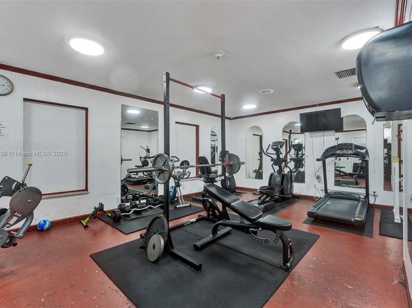 3990 NW 42nd Ave 302, Lauderdale Lakes FL 33319