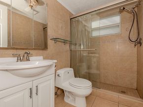 3990 NW 42nd Ave 302, Lauderdale Lakes FL 33319