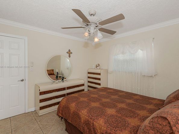 3990 NW 42nd Ave 302, Lauderdale Lakes FL 33319