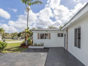6610 Cody St, Hollywood FL 33024