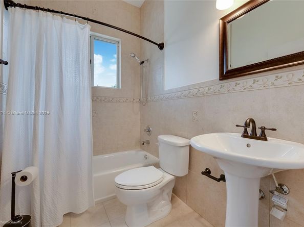 17050 SW 90th Ave, Palmetto Bay FL 33157