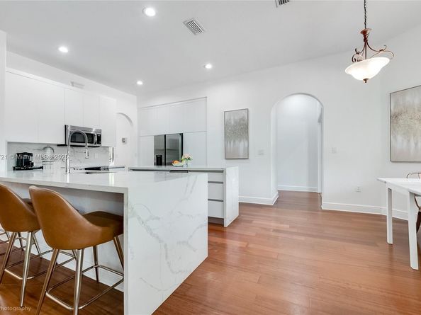 17050 SW 90th Ave, Palmetto Bay FL 33157