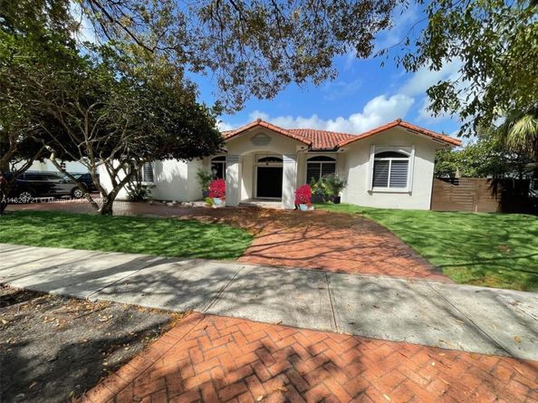 17050 SW 90th Ave, Palmetto Bay FL 33157
