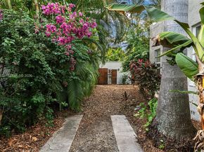 828 NW 9th Ave, Miami FL 33136