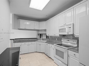 888 Brickell Key Dr 408, Miami FL 33131