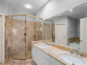 888 Brickell Key Dr 408, Miami FL 33131