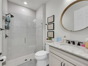 2340 Rollingwood Ct, Oakland Park FL 33309