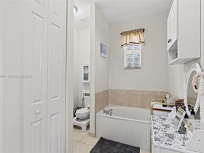 6959 Julia Gardens Dr, Coconut Creek FL 33073