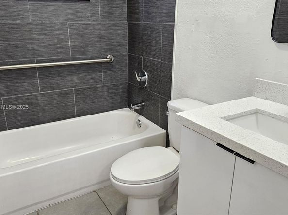 1720 NW 93rd Ter, Miami FL 33147