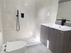 1013 NW 1st Ave, Hallandale Beach FL 33009