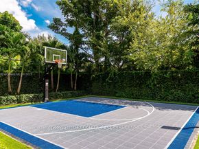 8845 SW 116th St, Miami FL 33176