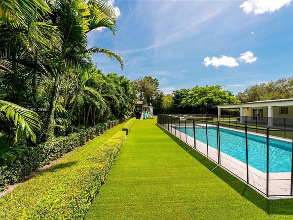8845 SW 116th St, Miami FL 33176