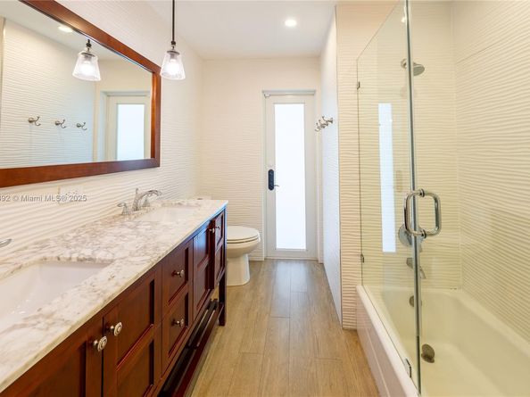 8845 SW 116th St, Miami FL 33176