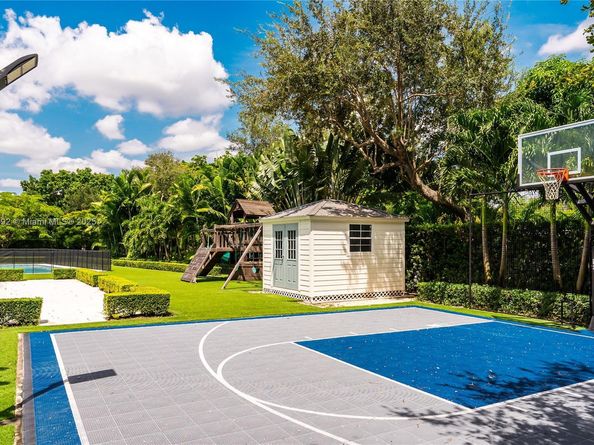 8845 SW 116th St, Miami FL 33176