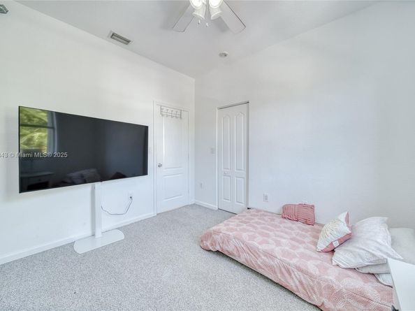 2101 NE 37th Ter, Homestead FL 33033