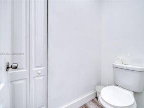2101 NE 37th Ter, Homestead FL 33033