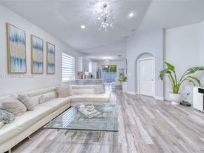 2101 NE 37th Ter, Homestead FL 33033