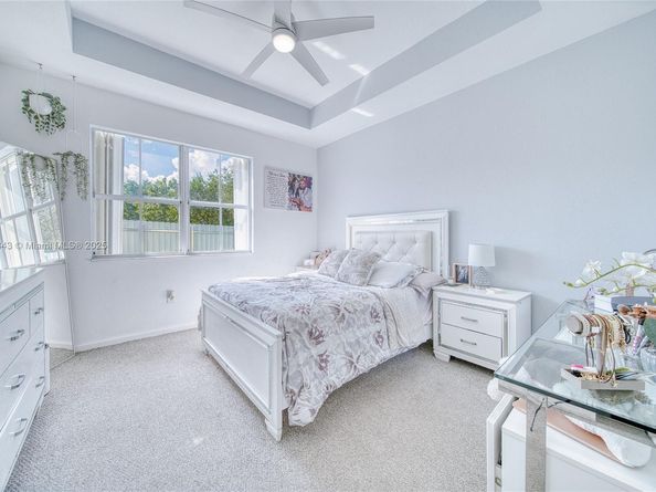 2101 NE 37th Ter, Homestead FL 33033