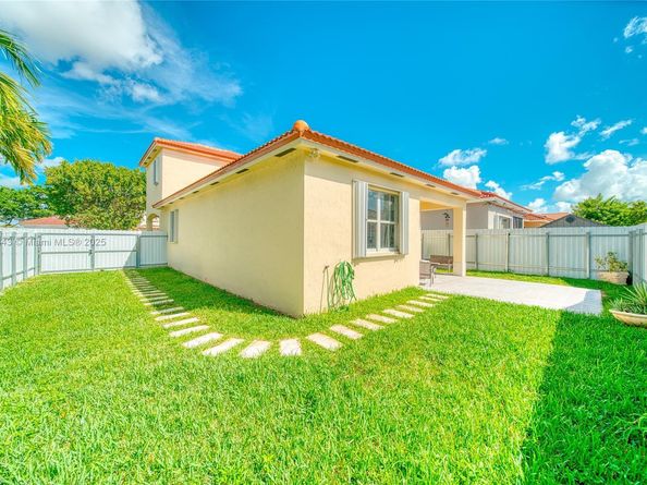 2101 NE 37th Ter, Homestead FL 33033
