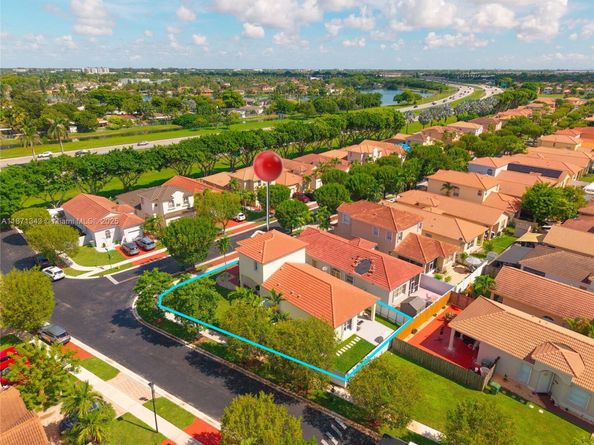 2101 NE 37th Ter, Homestead FL 33033