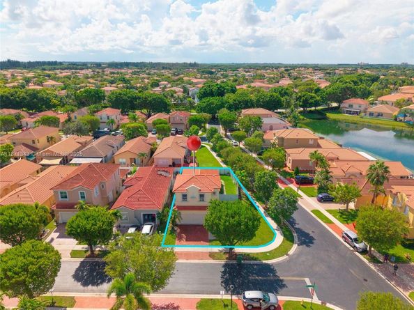 2101 NE 37th Ter, Homestead FL 33033