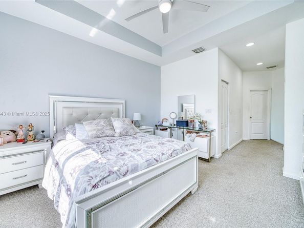 2101 NE 37th Ter, Homestead FL 33033