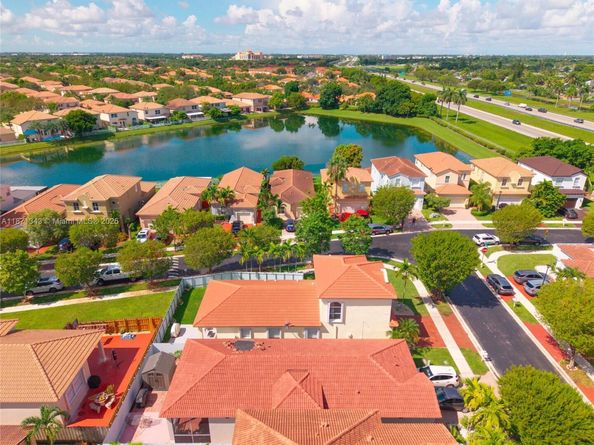 2101 NE 37th Ter, Homestead FL 33033