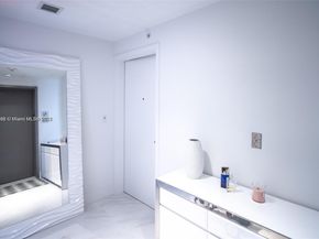 16385 Biscayne Blvd 719, North Miami Beach FL 33160