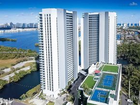 16385 Biscayne Blvd 719, North Miami Beach FL 33160