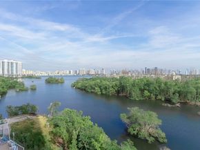 16385 Biscayne Blvd 719, North Miami Beach FL 33160