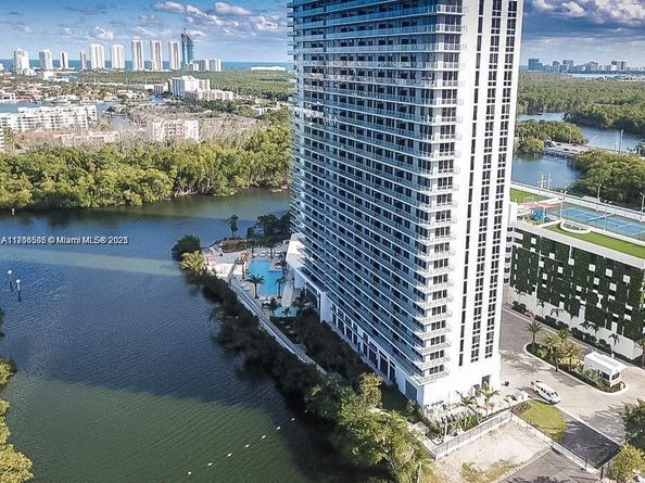 16385 Biscayne Blvd 719, North Miami Beach FL 33160