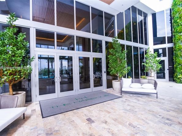 16385 Biscayne Blvd 719, North Miami Beach FL 33160