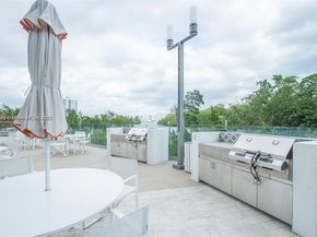 16385 Biscayne Blvd 719, North Miami Beach FL 33160