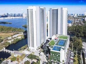 16385 Biscayne Blvd 719, North Miami Beach FL 33160