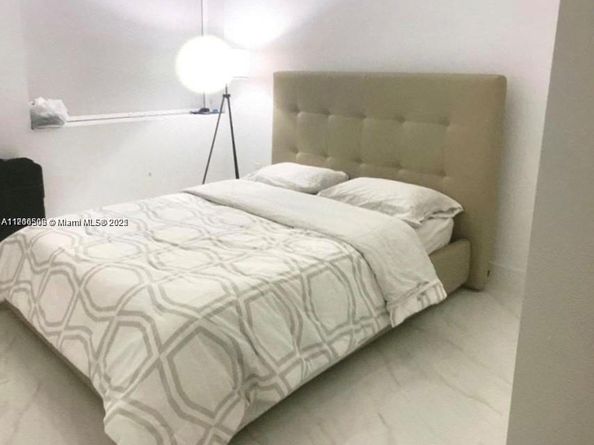 16385 Biscayne Blvd 719, North Miami Beach FL 33160