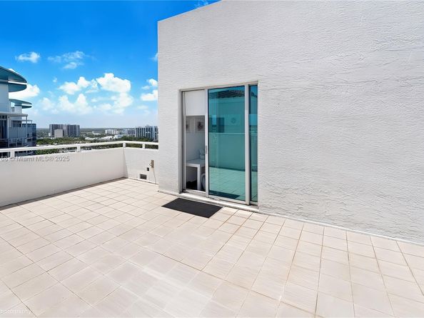 3131 NE 188th St PH11210, Aventura FL 33180