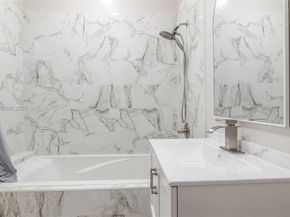 4289 N 76th Ave, Davie FL 33024