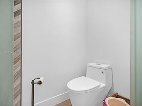 9300 E Calusa Club Dr, Miami FL 33186