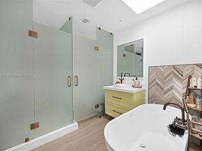 9300 E Calusa Club Dr, Miami FL 33186