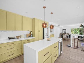 9300 E Calusa Club Dr, Miami FL 33186