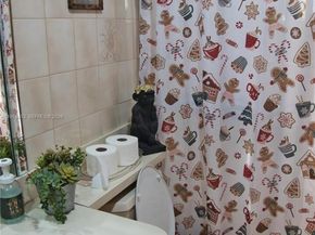 20040 E Oakmont Dr, Hialeah FL 33015