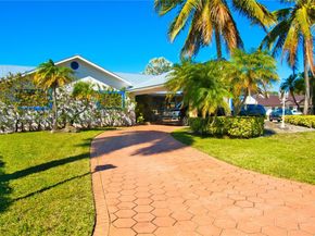 20040 E Oakmont Dr, Hialeah FL 33015