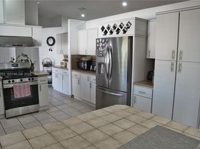 20040 E Oakmont Dr, Hialeah FL 33015