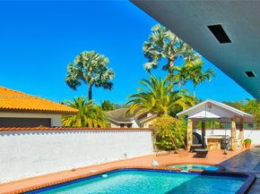 20040 E Oakmont Dr, Hialeah FL 33015