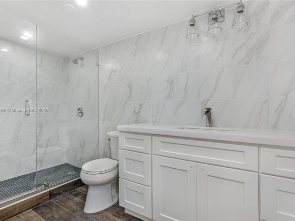 37 Majorca Ave 401, Coral Gables FL 33134